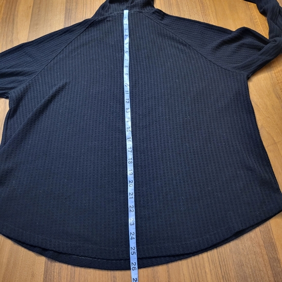 Lightweight black hooded pullover - Picture 7 of 9